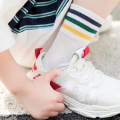 Frühlingsmode Baumwolle Sport Plain Weiß Teen Junge Mädchen Tube Schule Baumwollsocken